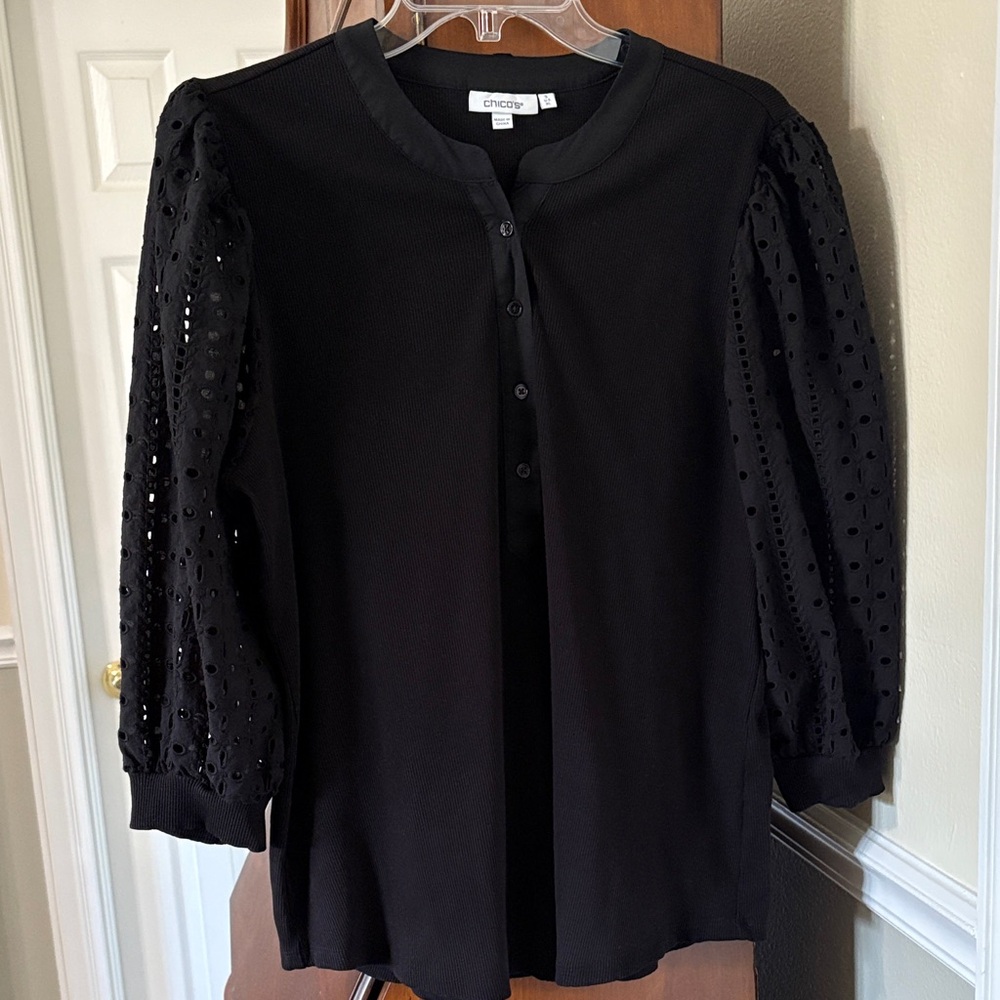 *Chico's Pullover Black Mini Rib Jersey & Eyelet Lace Sleeve Henley Button Top